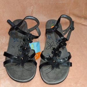 Baretraps black faux leather floral sandals size 11